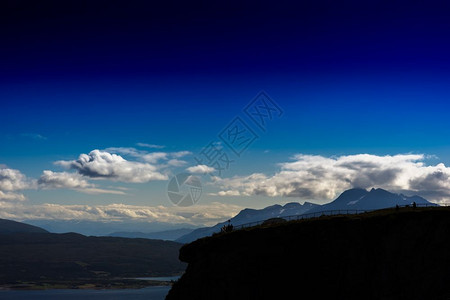 挪威山风景背剪影挪威山风景背高清剪影斯堪的纳维亚富有图片