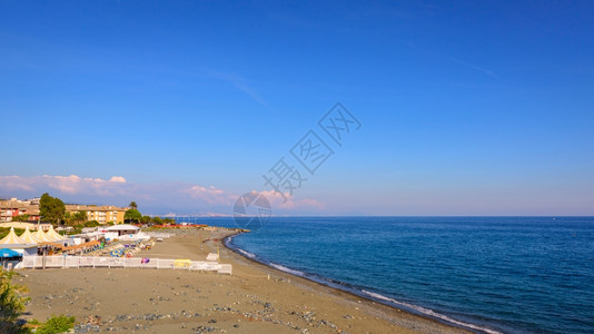 全景天线瓦拉兹和科戈莱托之间的利古里安海岸典型的石头滩旅游图片