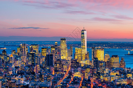 帝国外部的商业美纽约市日落时曼哈顿天线的空中景象图片