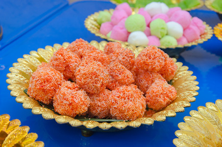 做傻事糖著名的茶桌上甜点为多彩结婚仪式提供甜点泰国文化图片
