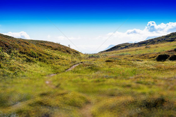 特罗姆瑟自然颜色山景与散背山与散背高清图片