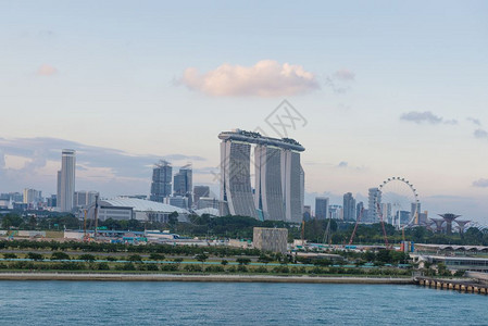 天空正面新加坡际线日落时市中心商业区为新加坡著名的图片