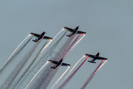 航空托雷德尔马拉加西班牙7月30日先锋队的AlpiPioneer30飞机参加了2016年7日在西班牙马拉加托雷德尔举行的托雷德尔图片