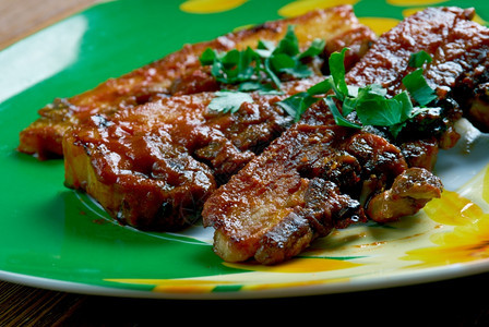 Chicarronensalsa盘子一般包括炸猪肉肚子或炒皮晒干晚餐小吃图片