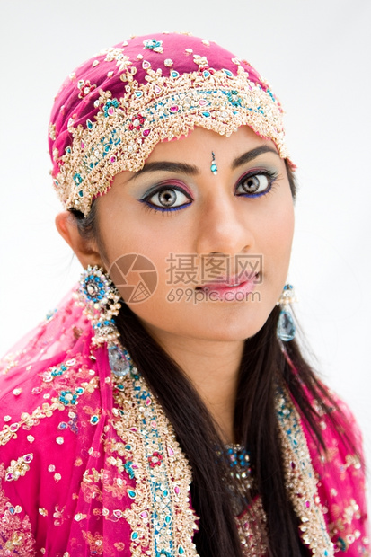 美丽的孟加拉新娘穿着多彩的衣与世隔绝丰富多彩的浅褐色纱丽图片