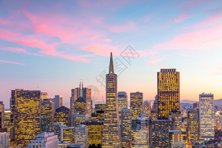 美国人科幻天际线日落时美国旧金山市风景的下城天线图片