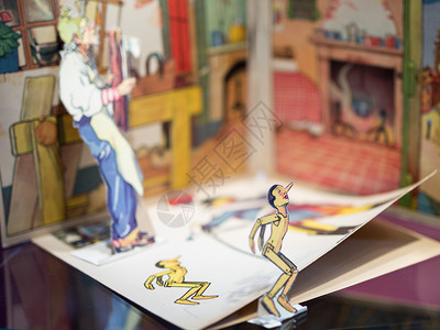 喜悦老的艺术古色香儿童画册木偶奇遇记由Collodi图片