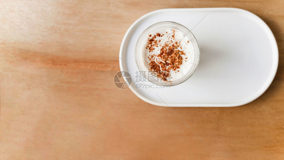 可粉咖啡玻璃托盘棕色纹身背景奶油食物后盾图片