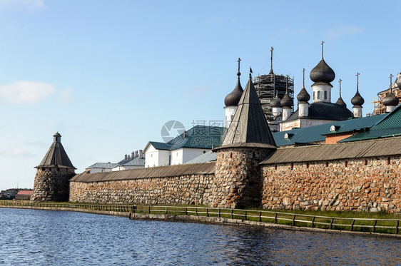 克里姆林宫老的索洛夫斯基Solovetsky修道院从圣湖教科文组织世界遗产址图片