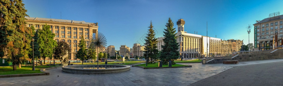 或者乌克兰基辅0712MaidanNazalezhnosti或乌克兰基辅的独立广场在阳光明媚的夏日早晨乌克兰基辅的Nazalez图片