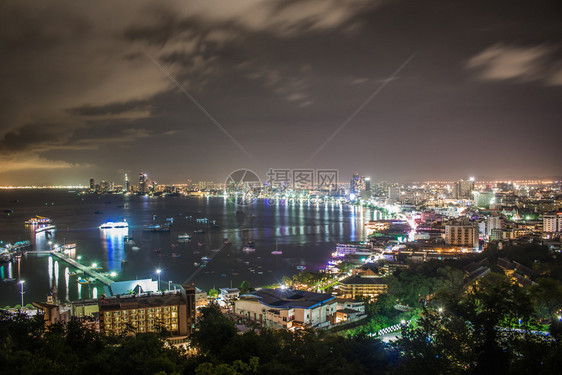 泰国市中心的夜晚风景图片