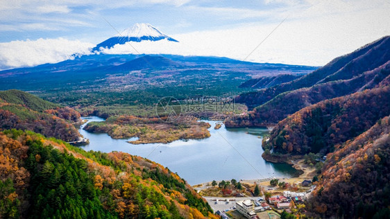 美丽的山谷风景图片