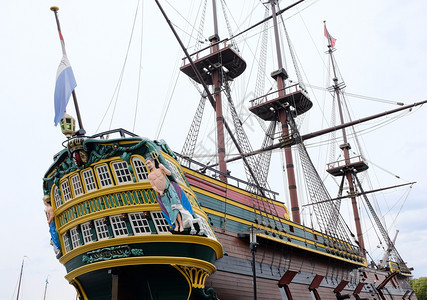 海荷兰位于内地阿姆斯特丹港的旧帆船工艺图片