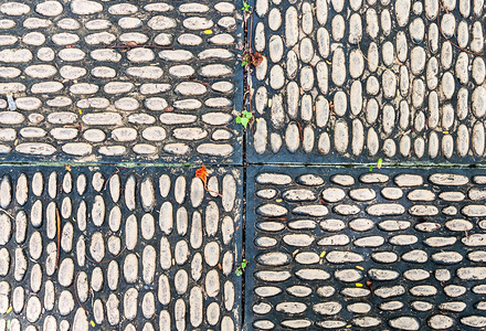 自然城市公园道路上的孔砖瓦装饰正方形图片