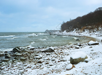 海洋冬季风景雪覆盖海边的岸景观洋冬季风景寒冷的北冰图片