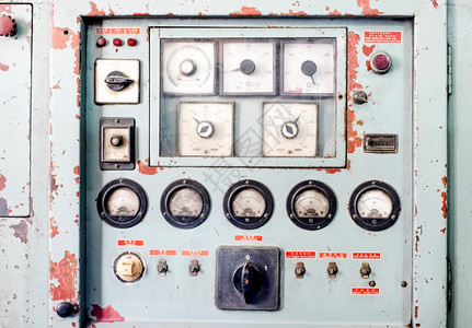 按钮生锈的工厂关闭旧机器grunge对象的Rustic控制面板图片