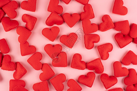 信纸艺术粉红色背景爱婚礼浪漫和情人节假日快乐概念的红心形装饰品背景图片