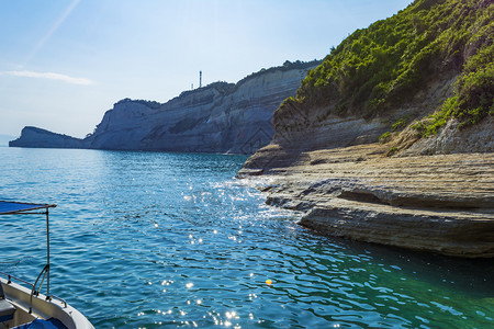 科孚岛的岩石海滩图片