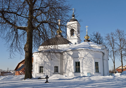 神圣建造俄罗斯Kolchugugino镇圣女教堂俄罗斯桑尼冬日传统的图片