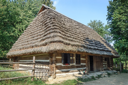 乌克兰利沃夫Lviv2016年9月2016年9月乌克兰立维夫民俗建筑博物馆乌克兰现利维夫Mshanets村的旧木屋复古优质日志图片