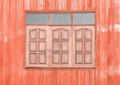 棕色的小屋外部农村房红木窗图片