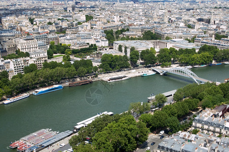 银行明尼斯法国巴黎的塞纳河从埃菲尔铁塔上夺取旅游的图片