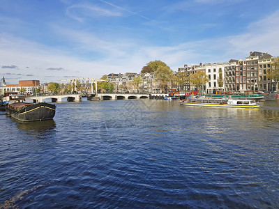 微小的传统荷兰阿姆斯特丹市风景和小桥Tiniy大风景优美图片