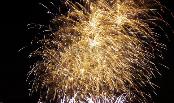 快乐的明亮彩色烟花孤立的黑色背景新年庆典烟花假期黑色的图片