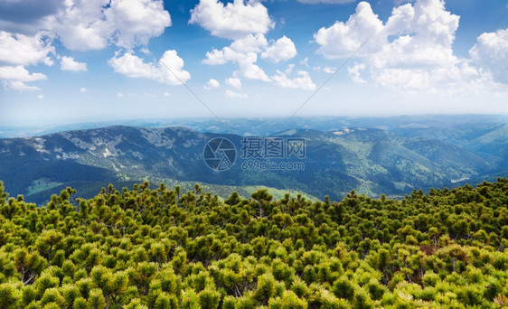 美丽的山地风景图片