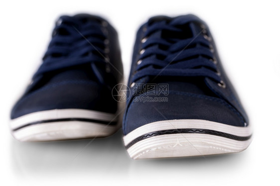 皮革可选择的蓝色menrsquos夏季运动鞋与白色选择焦点隔离蓝色夏季运动鞋与白色选择焦点隔离鞋类图片