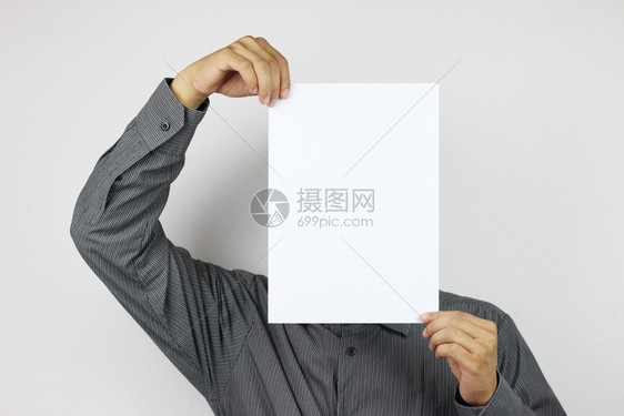 横幅手商界人士持有空白纸并复制空间来设计你们的业务工作商图片