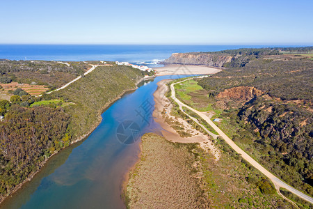 海洋悬崖大西葡萄牙海岸PraiaOdeceixe航空图片
