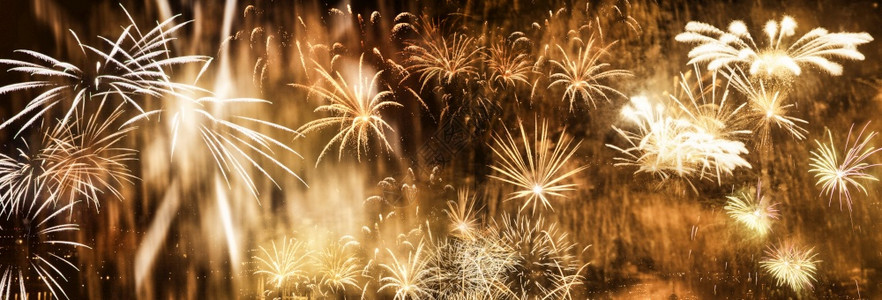 庆祝快乐的火花爆烟新年背景图片