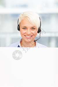 秘书在留言板后面的助手照片微笑支持电话营销顾客图片