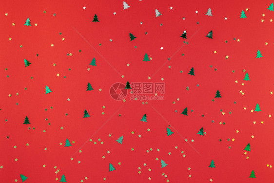 红色的新年或圣诞节时装套式公寓提供顶端视图2019年的Xmas节庆祝红纸金色和绿火花贺卡文本设计新的明信片图片