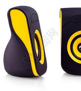 立体声高保真喇叭以孤立白背景显示黄色和黑设计的算机扬声器有黄色和黑设计图片