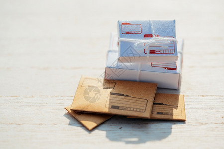 卡片交货信箱和邮包式局概念桩图片
