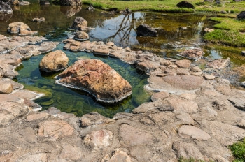 地球开川温泉池貌泰国楠邦省肮脏的目图片
