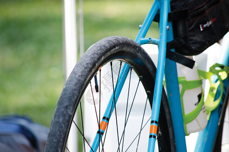 自行车轮胎特写图片
