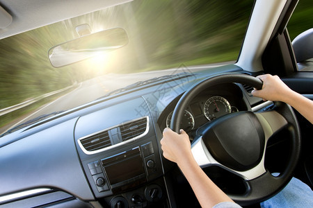 车辆内运动速度视图玻璃移动图片