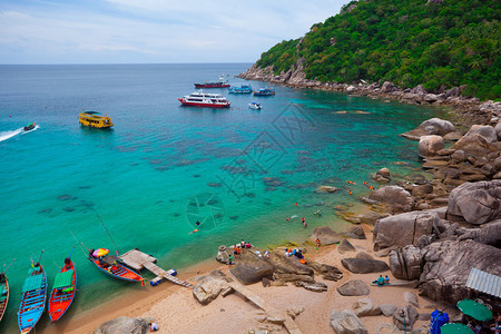 泰国游客在海洋上潜行的空中观景水热带图片