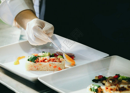刀厨师烹饪准备食物在房装饰菜盘平底锅可口图片