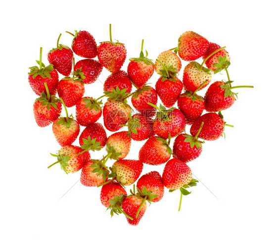 果汁放以心脏形状的新鲜草莓孤立在白色背景上红的图片