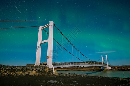 冰岛夜间自然景观与极光蓝色的冰岛海图片