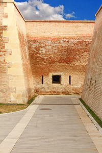 在albaiulia堡垒上的行人道路旧建筑古董防御历史图片