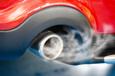污染环境的封闭汽车排气管城市图片