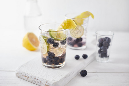 夏季新鲜蓝莓柠檬水鸡尾酒汽健康果汁图片