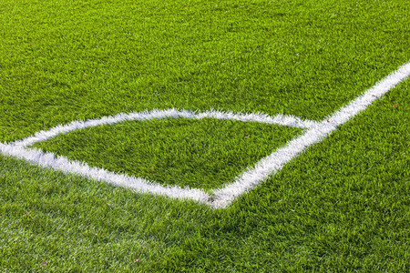 重点草地闲暇足球场的角落特写选择焦点足球场的角落特写图片