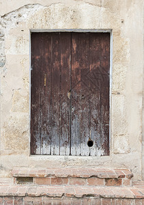 锁优质的西班牙古老木制大门历史图片