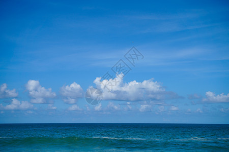 景观蓝色的天空和海面背景风貌平图片